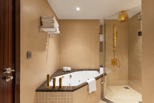 Crowne Plaza RIYADH RDC HOTEL & CONVENTION image 3